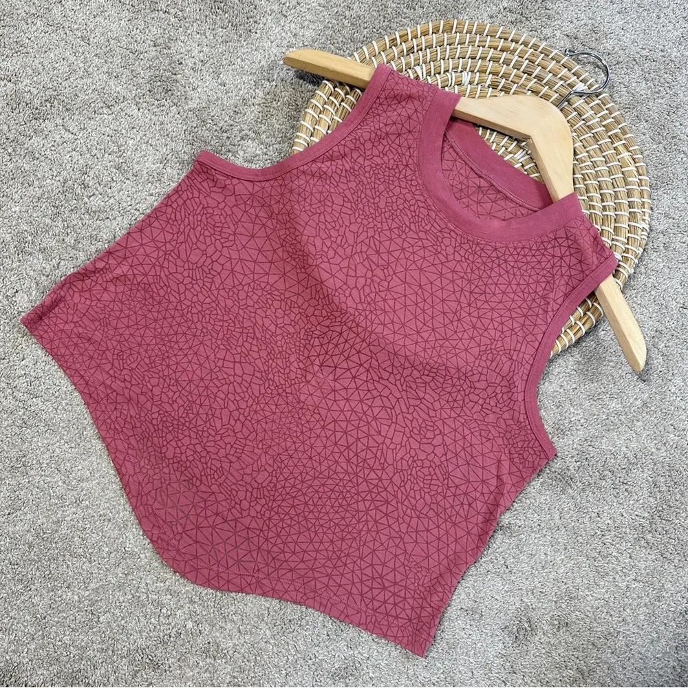 Lululemon Women’s Cinch Me Up Front Tank Top Veil in Cherry Tint Size 4 - Image 3