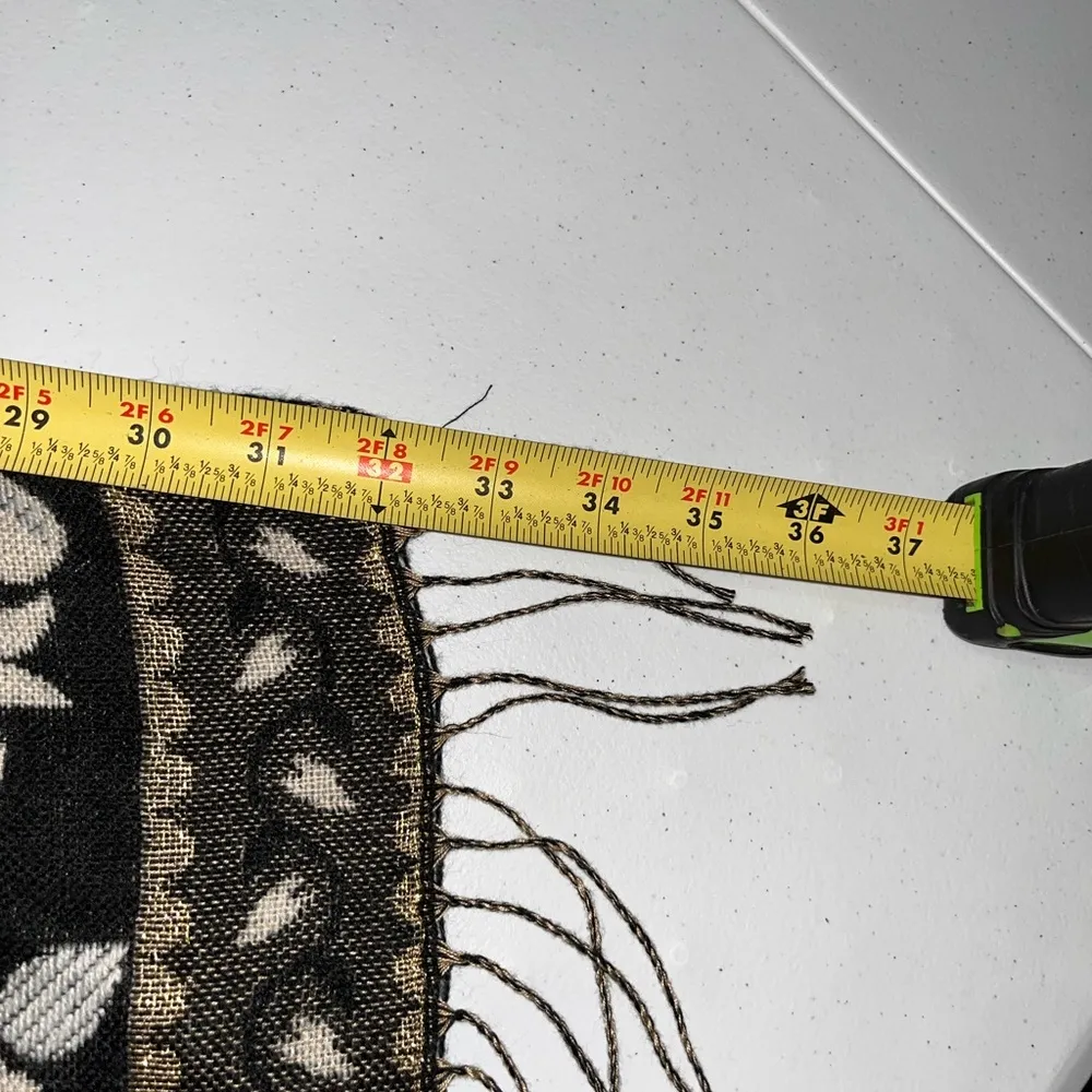 Jobis Oversized Floral Shawl Wrap Poncho Black Size undefined - Image 5