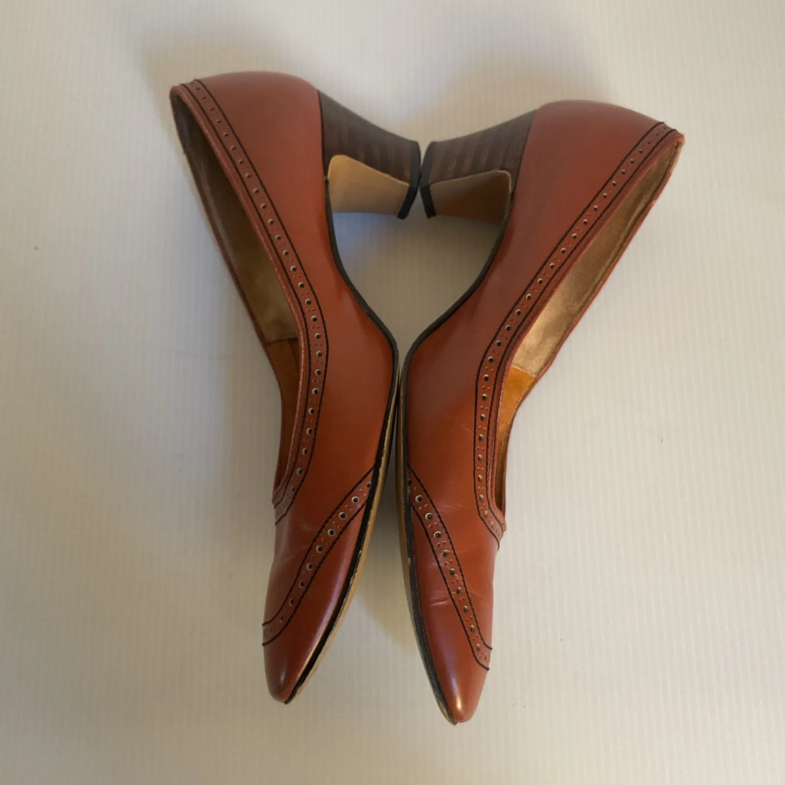 Pavilia Handmade Vintage Brown Leather Pumps Women's Sz 7 Low Heel Classic - Image 9