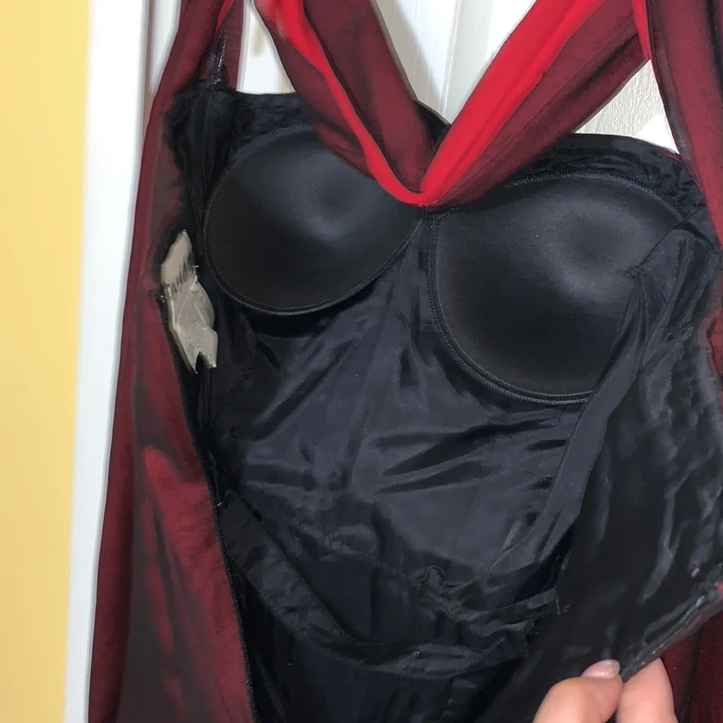 Jovani black and red gown Size undefined - Image 8