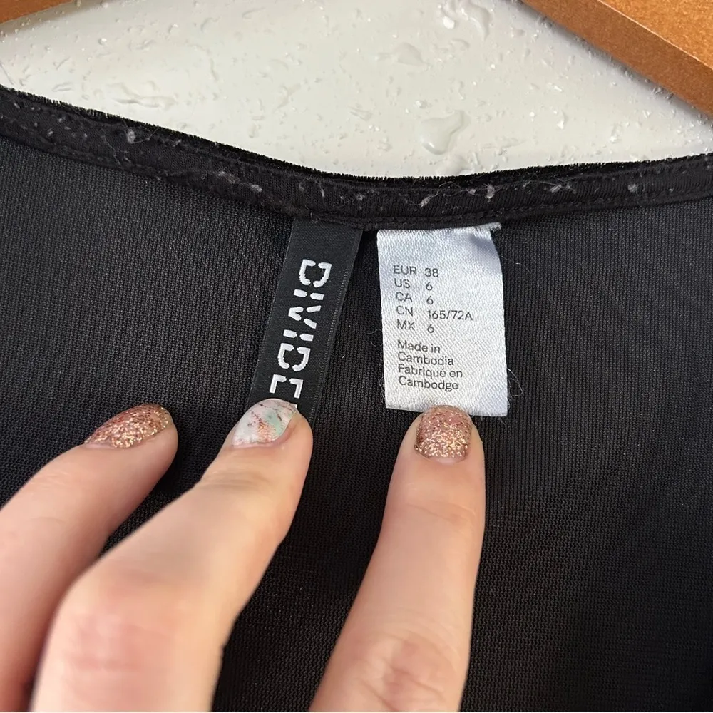 H&M Divided Black Velvet ShimmeR Silver Metallic Romper Party New Year’s Eve NYE - Image 3