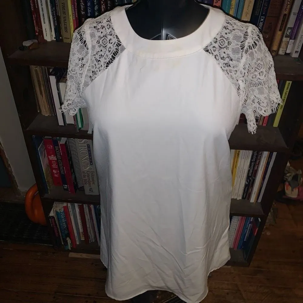 Lulu’s Hey There Cutie white lace sleeve M shift dress Size M - Image 2