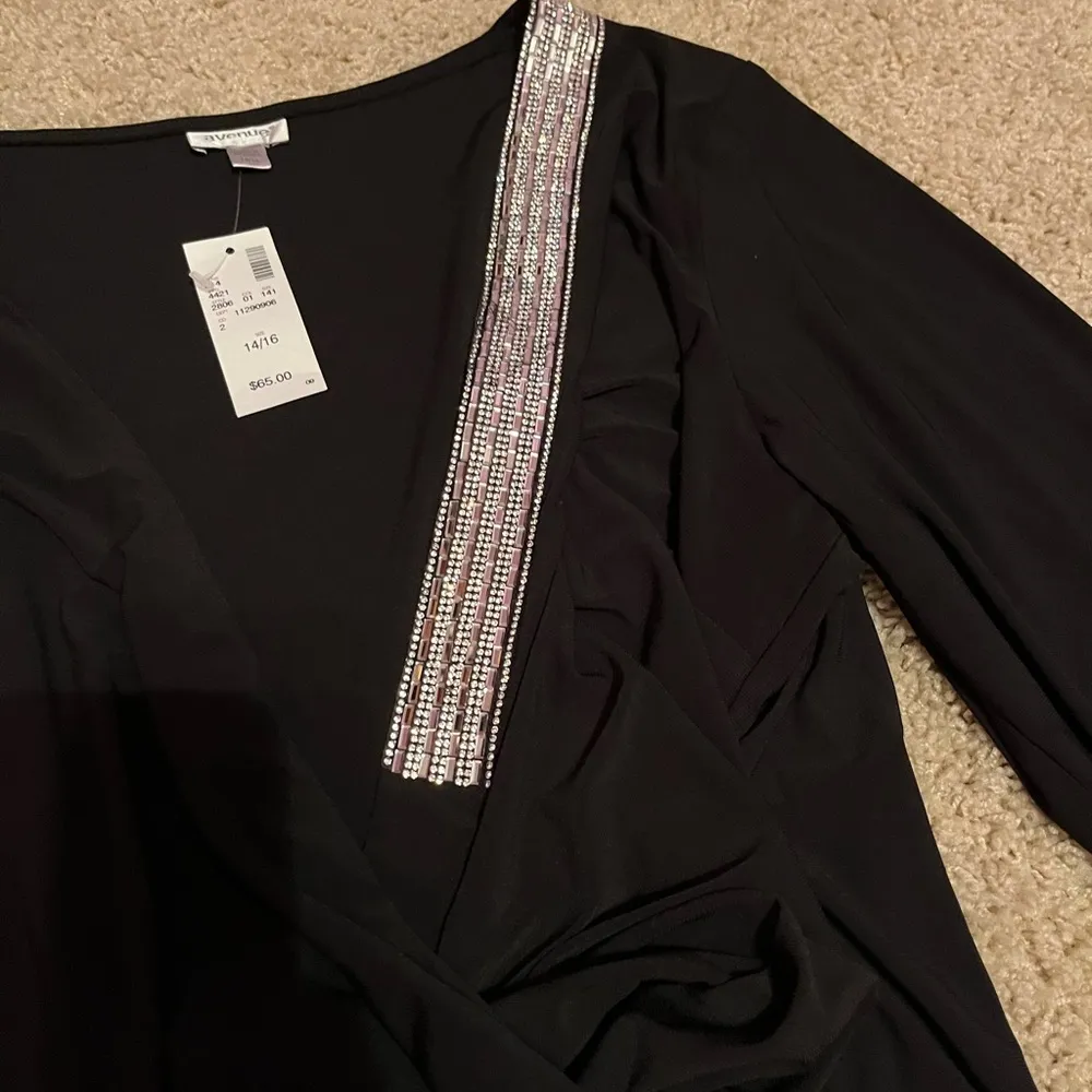 Black cross front three quarter sleeve sequin hem low cut up never worn Size 14 - Image 2