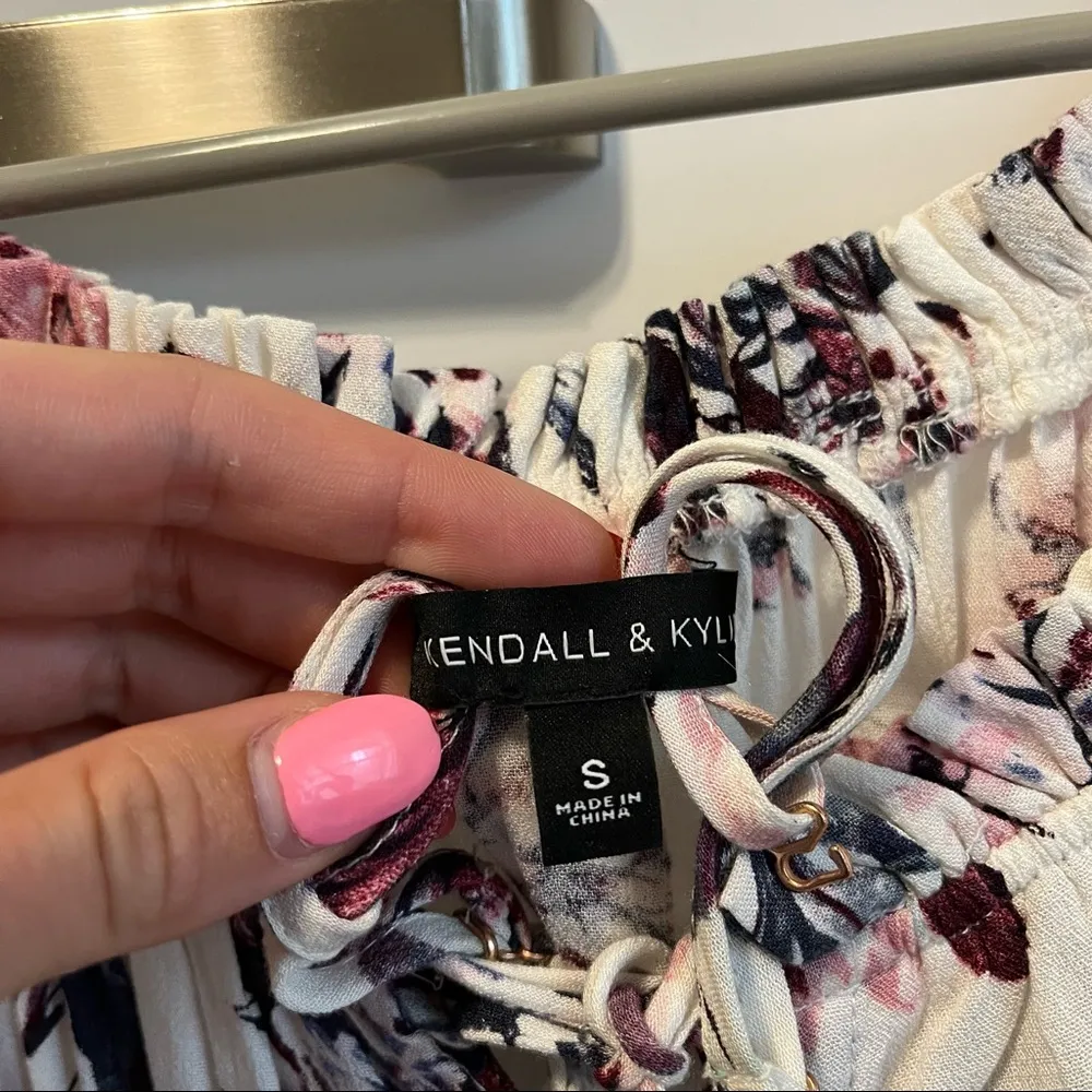 Kendall & Kylie White Floral Romper - Image 4