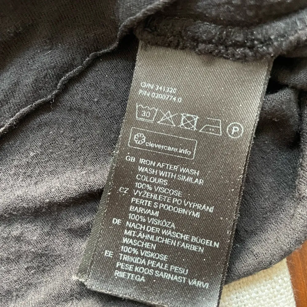 Black Long Sleeveless Tank Top - Image 6