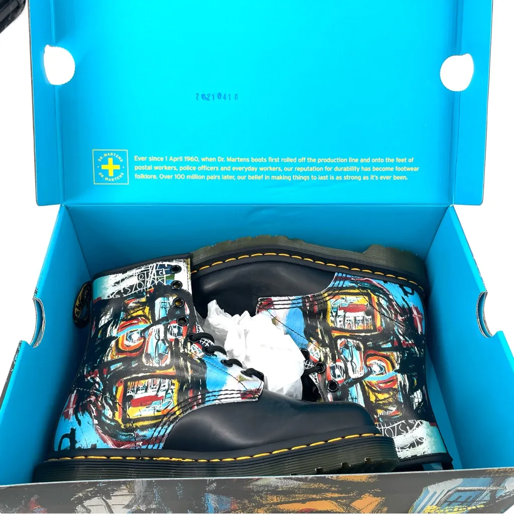 Dr. Martens 1460 BASQUIAT LEATHER LACE UP COMBAT BOOTS​ Limited Edition NEW - Image 3