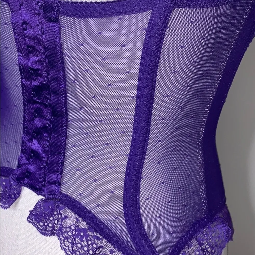 Vintage Victoria’s Secret Strapless Lace Bustier - Image 3