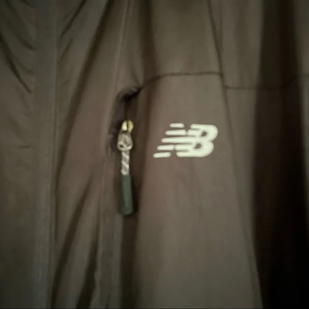 New Balance  packable windbreaker - Image 7