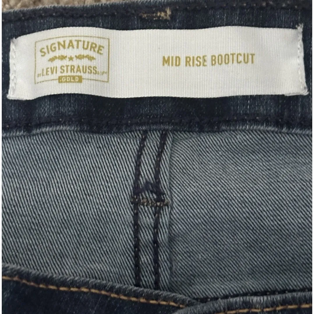 Signature Levi Strauss Gold Label Jeans Women's 36W 32L Mid-Rise Bootcut‎ - Image 4