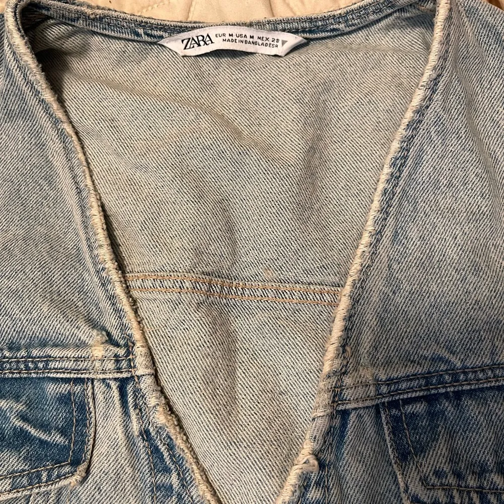denim vest size medium - Image 4