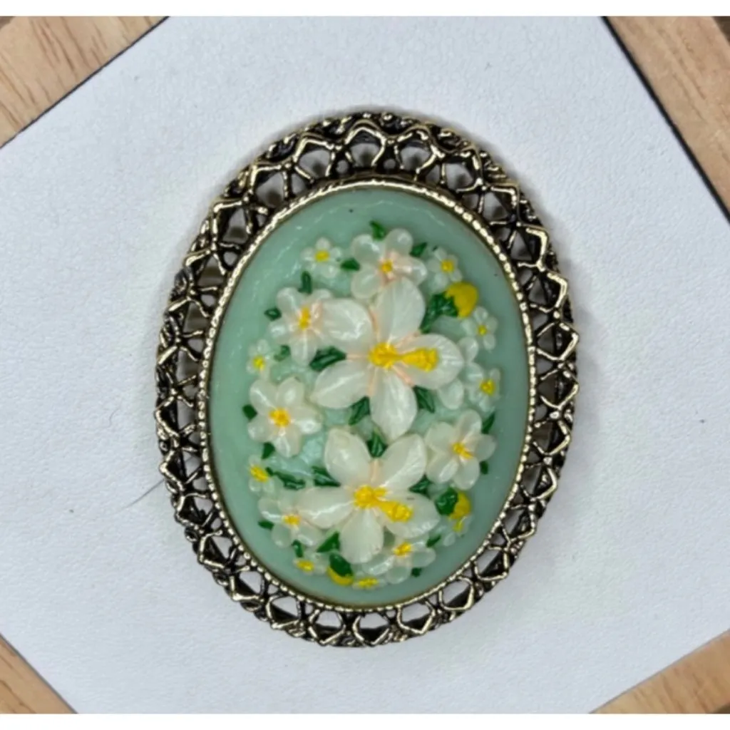 Vintage Oval Floral Brooch With Hand - Image 5