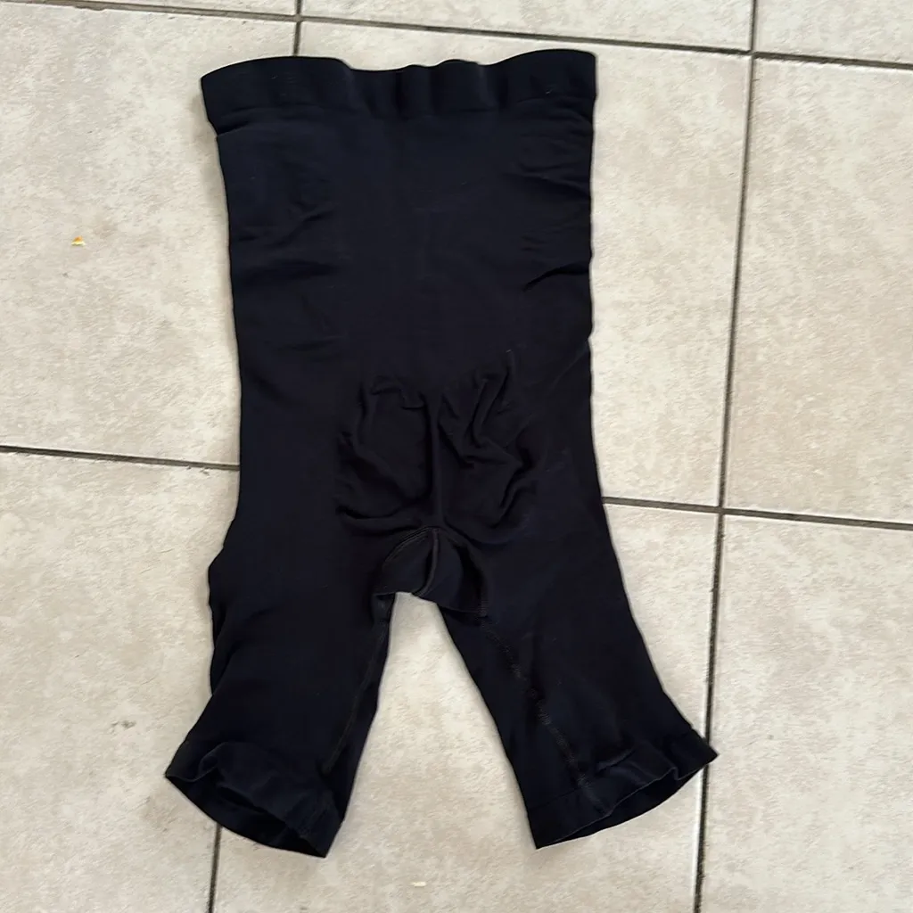 SKIMS Onyx Black Sculpting High Waisted‎ Above the knee Shaping Mid Thigh Size M - Image 2