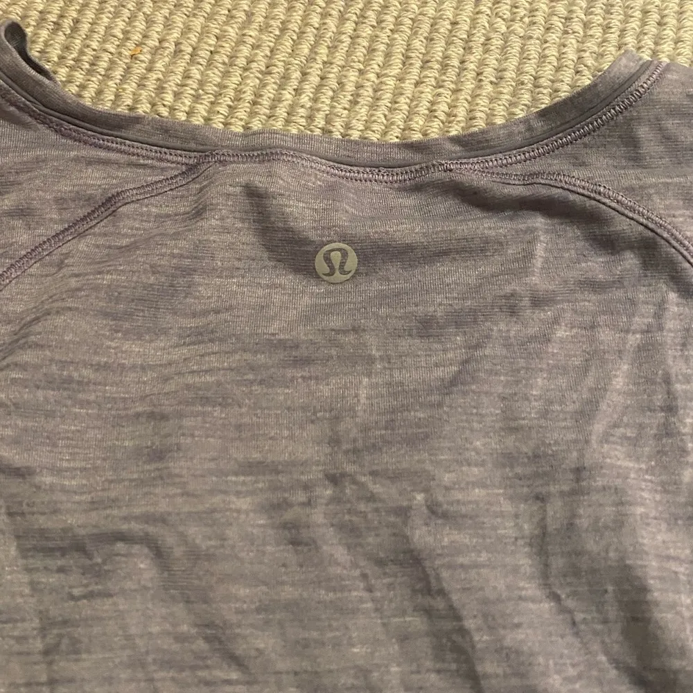 Women’s Lululemon Another Mile Short Sleeve SIZE 6 - Image 4