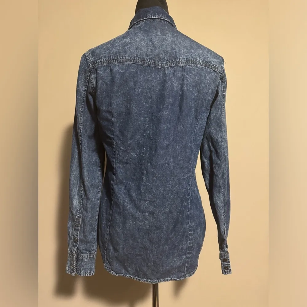 EUC Pepe Jeans Blue Button Down Shirt with pockets size medium - Image 4