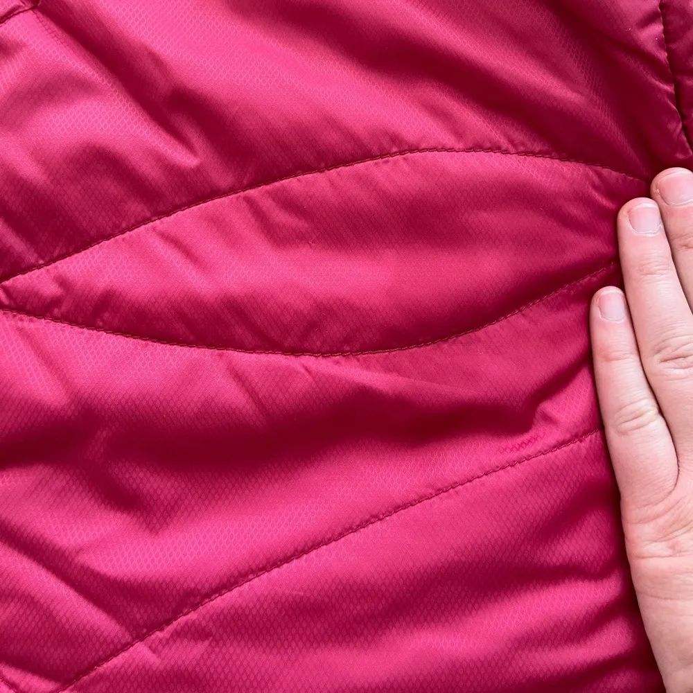 REI puffer jacket converts to vest - Image 13