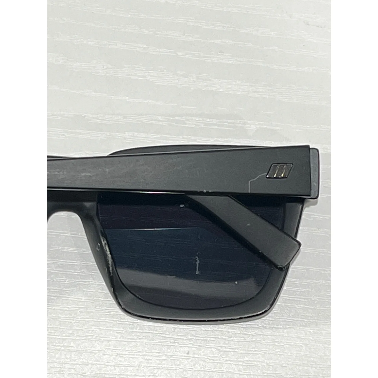 Le Specs Weekend Riot Oversized Black Matte Polarized Sunglasses unisex - Image 10