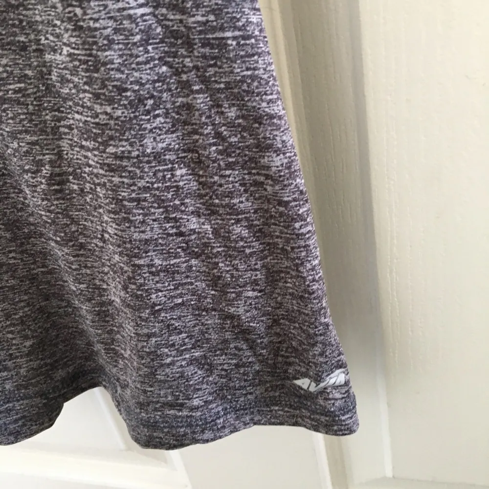 Avia FINAL MARKDOWN  racerback tank top large - Image 2