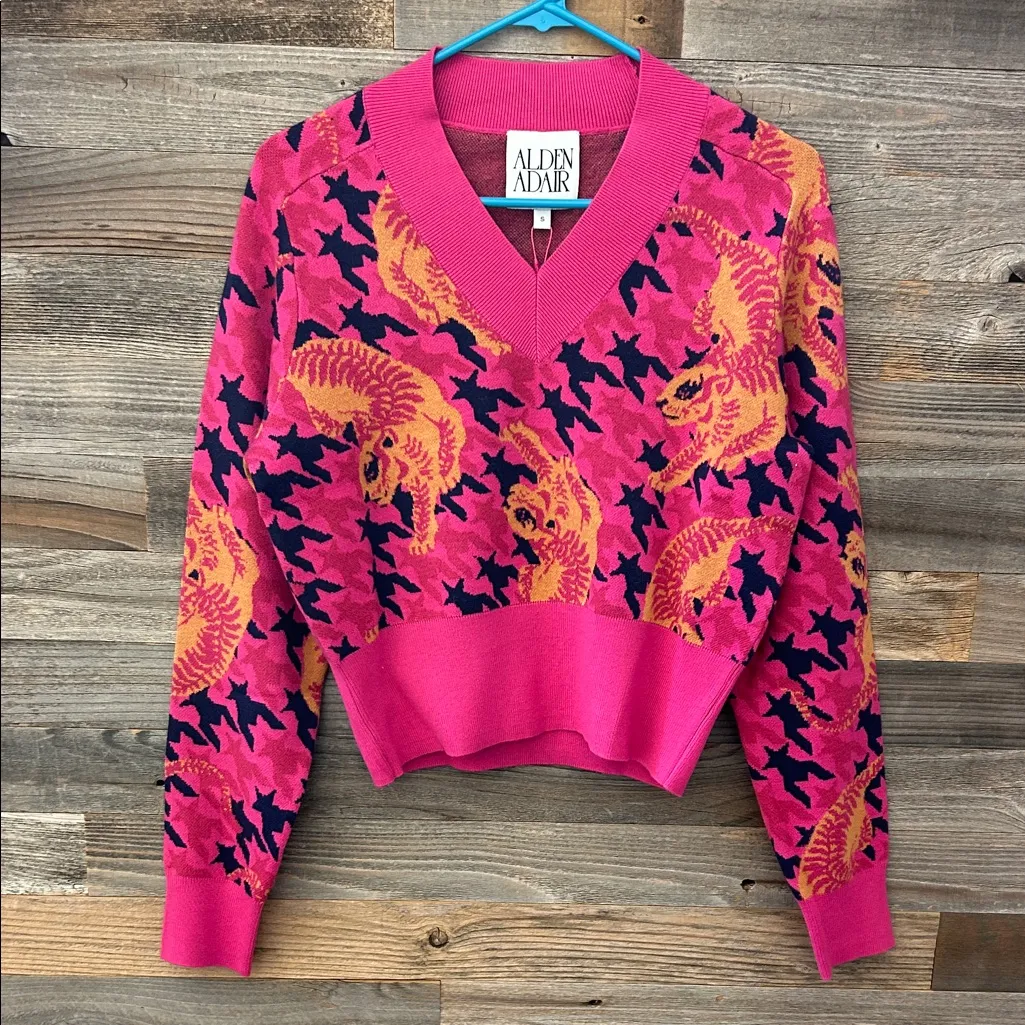 Alden Adair Aspen V Neck Sweater in Party Prowl Size Small NWT Pink - Image 3