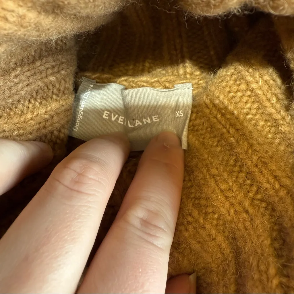 Everlane Turtle Neck Sweater Wool/Alpaca Size XS - Image 2