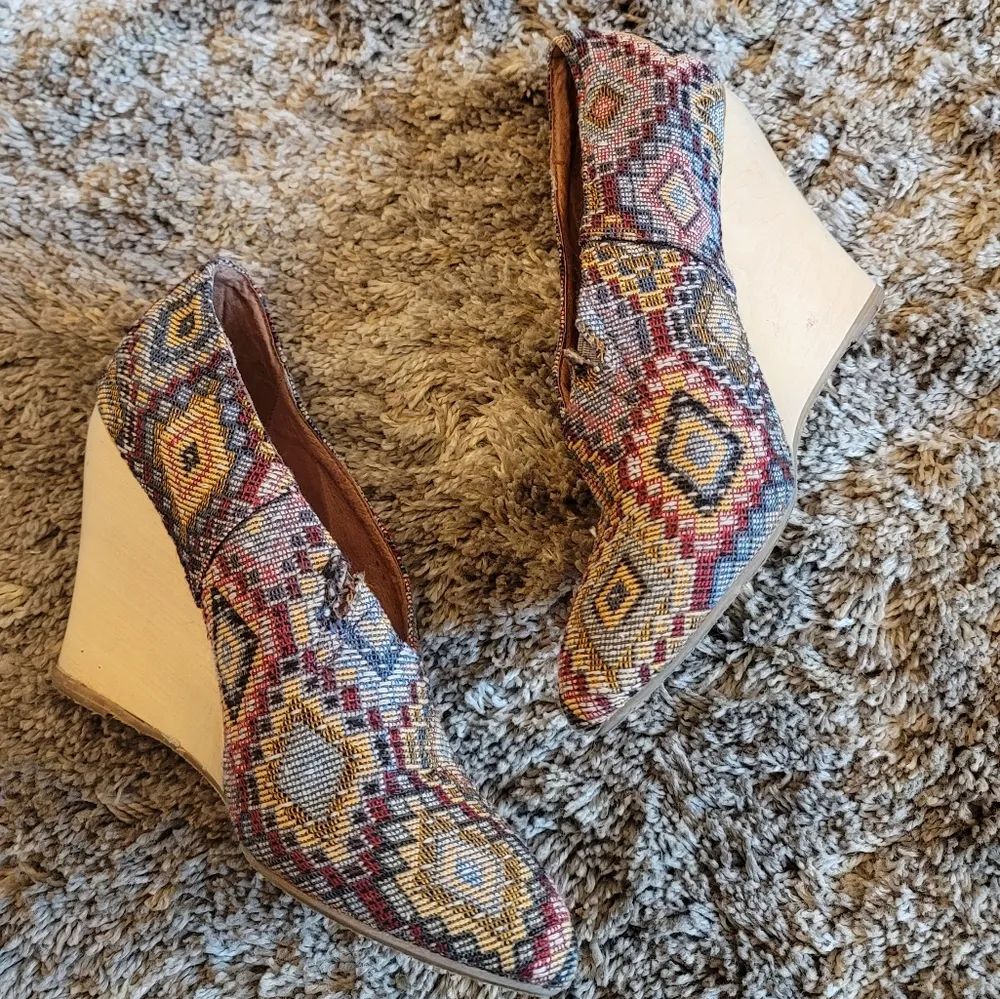 🔥SALE🔥Lucky Penny Multicolor BOHO Style Geometric Print Wedges 7 Red - Image 4