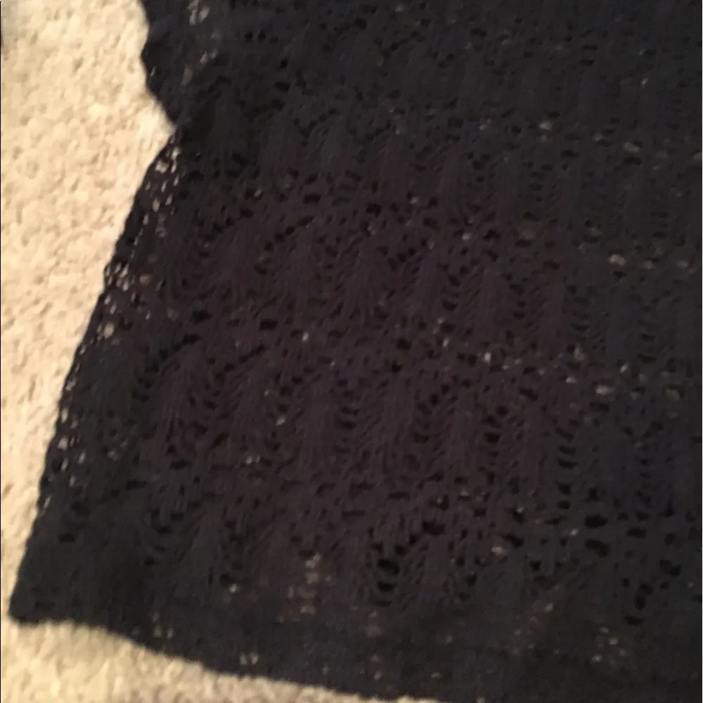 Black short sleeve crotchet top never worn - Image 2