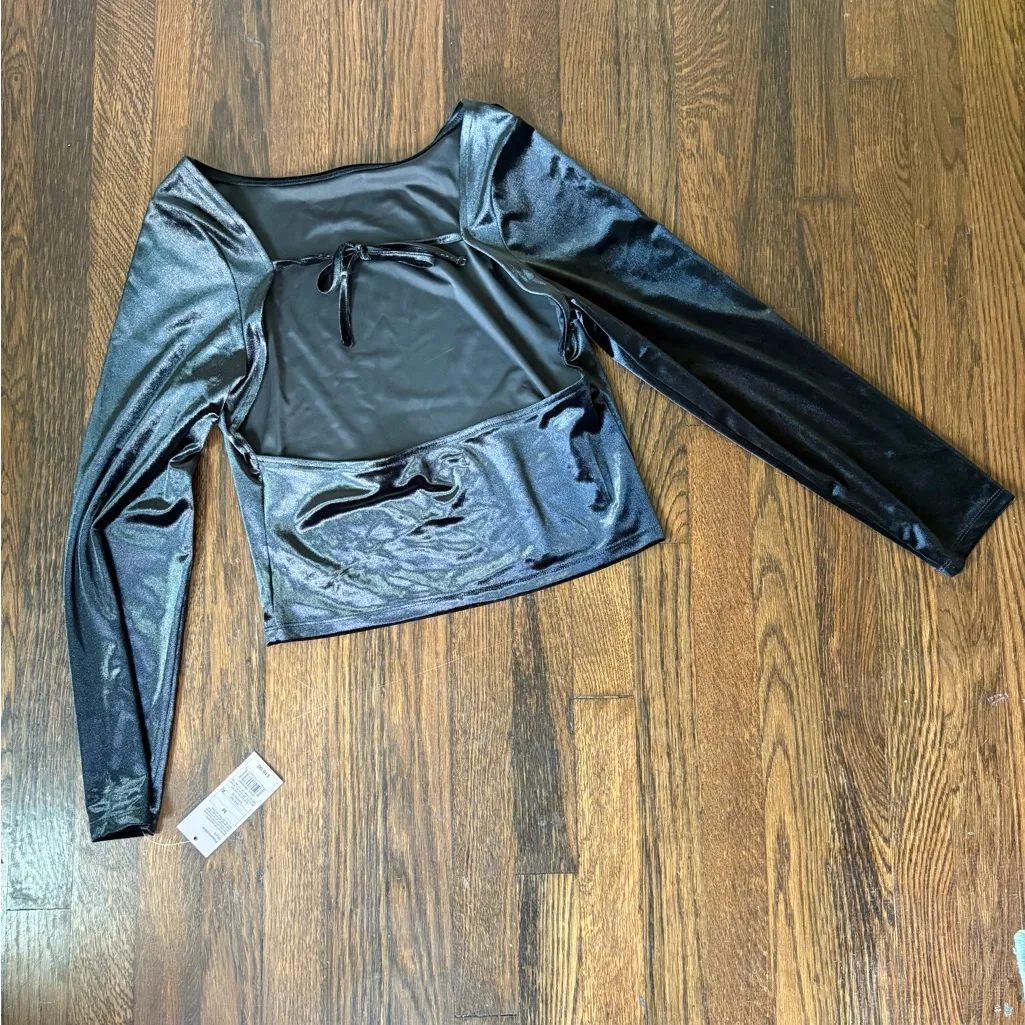 Target NWT wild fable open back velvet long sleeve top - Image 2