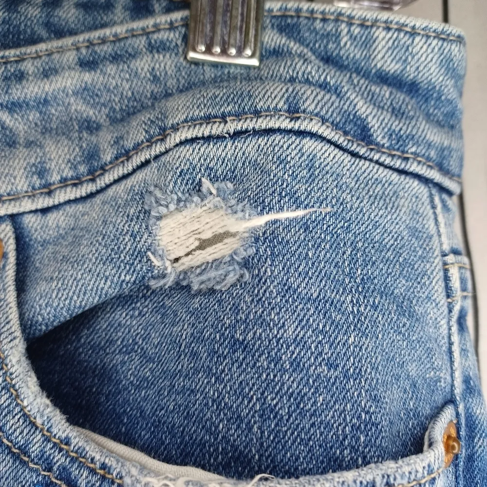 Lucky Brand Ava Skinny Embroidered Blue Jeans with Floral Design - Image 11