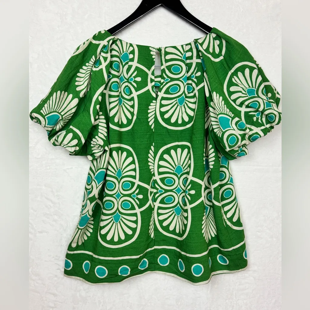 Umgee  Feminine Floral Emerald and Teal Patterned Blouse Size Small. - Image 2