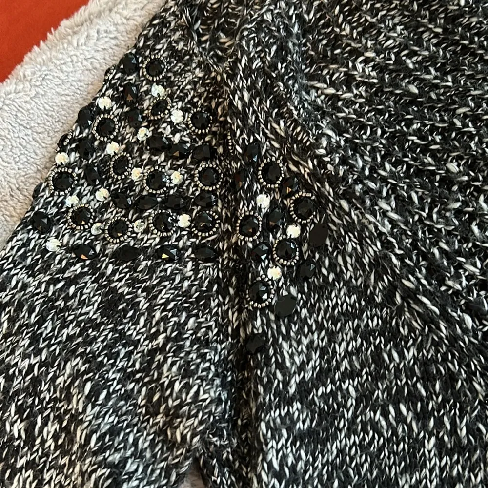 Boston Proper marled knit sweater tunic with rhinestone shoulders - Size L - Image 7