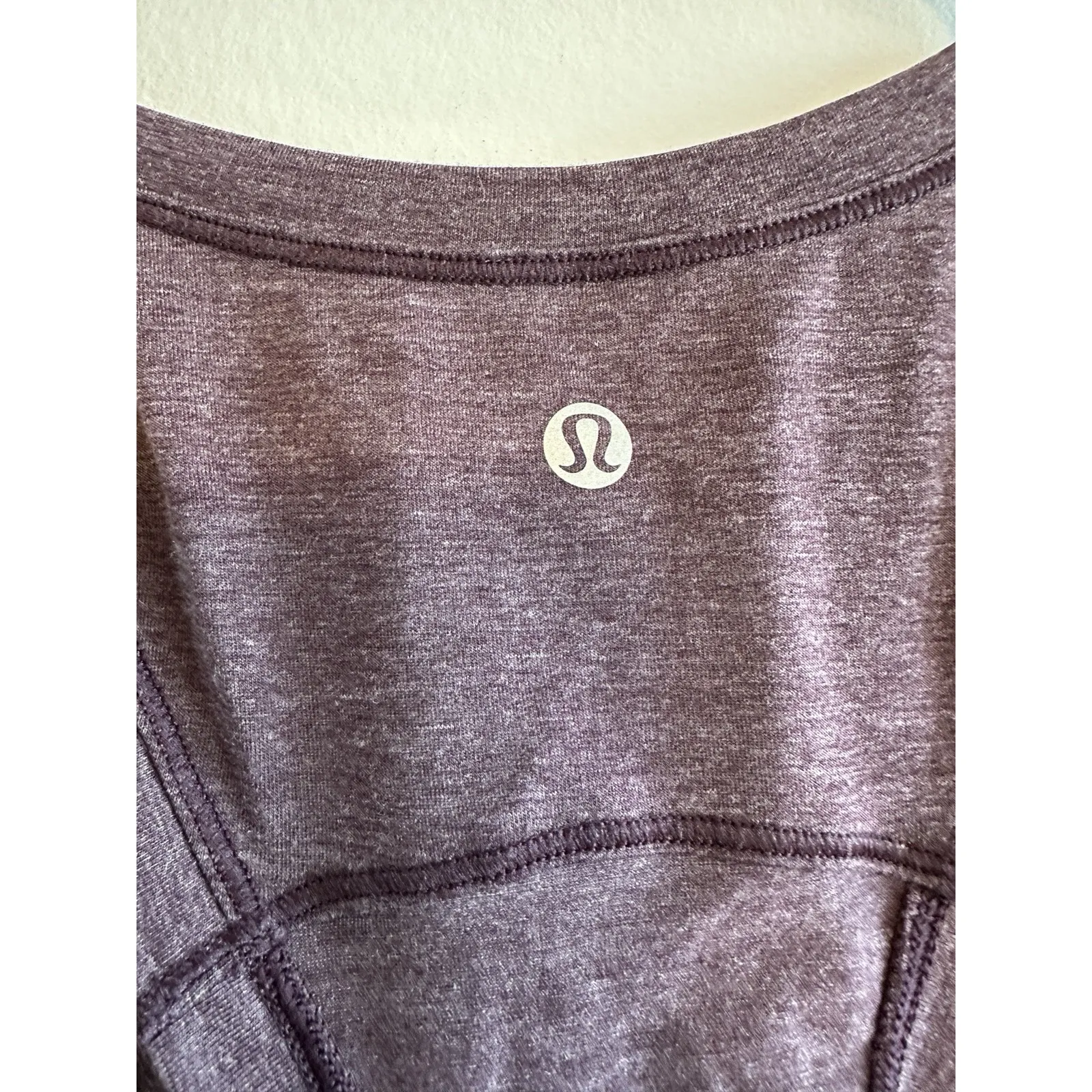 Lululemon Tank Top Women's 4‎ Twist Back Red - Image 3