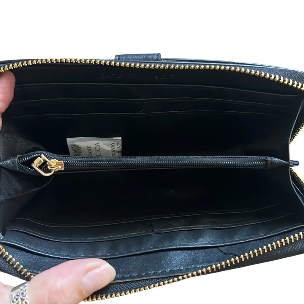 Badgley Mischka Quilted Continental Wallet with phone pocket and wristlet - Image 5