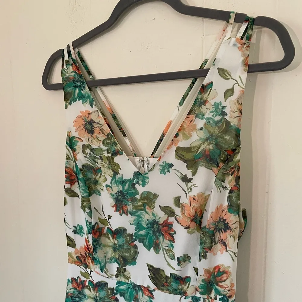 Forever 21 Contemporary white floral strappy dress short length women’s size M - Image 6