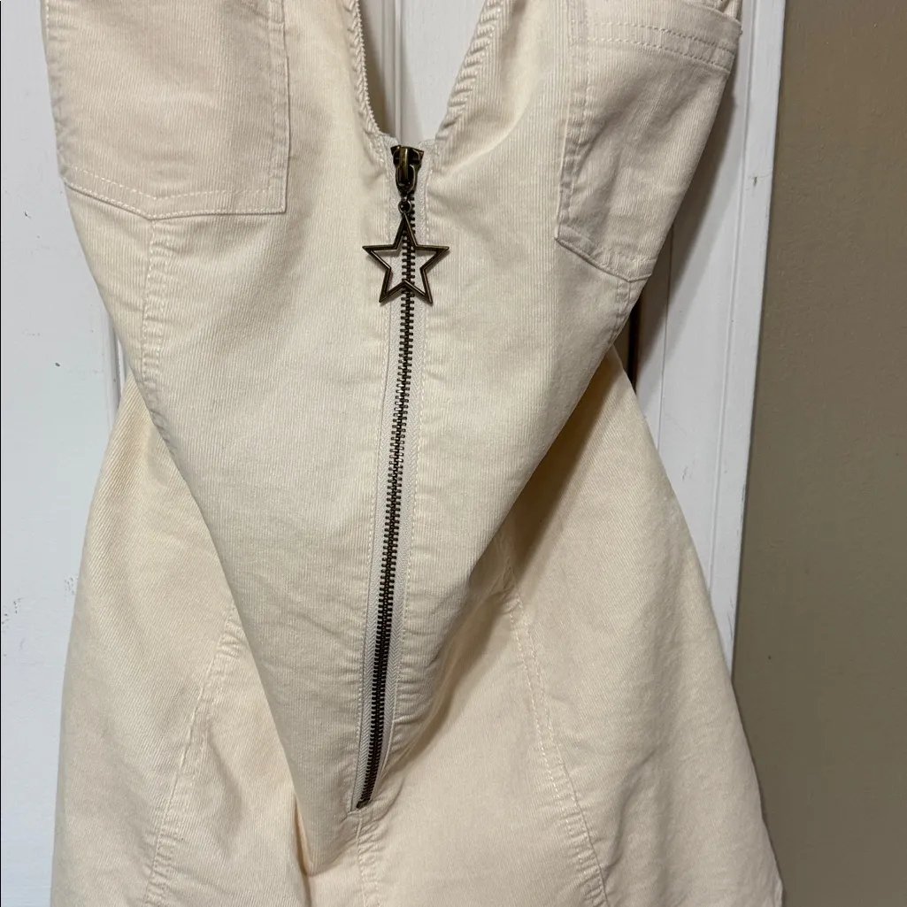 NWT Urban Outfitters Off-White Halter Romper Shorts Star Zipper Inseam 1.5” - Image 3