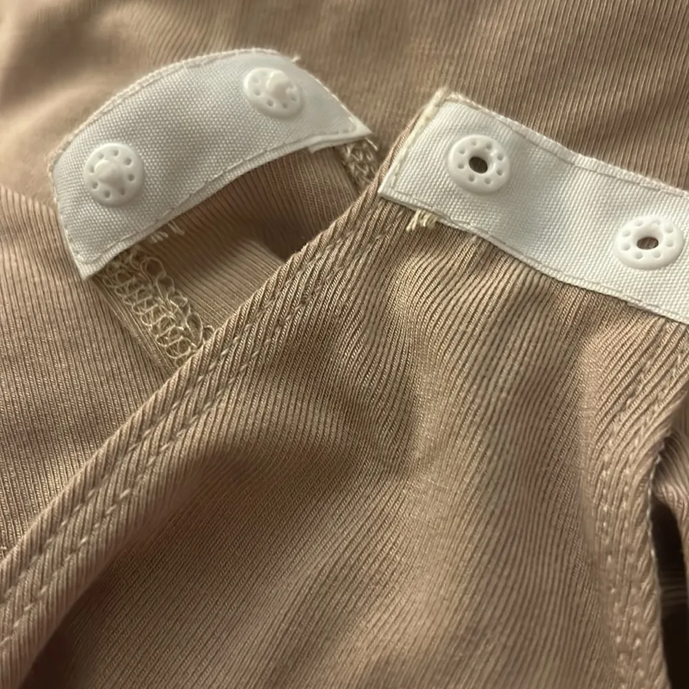 Mangopop Collection Beige Long Sleeve Stretch Bodysuit Size L - Round Neck - Image 5