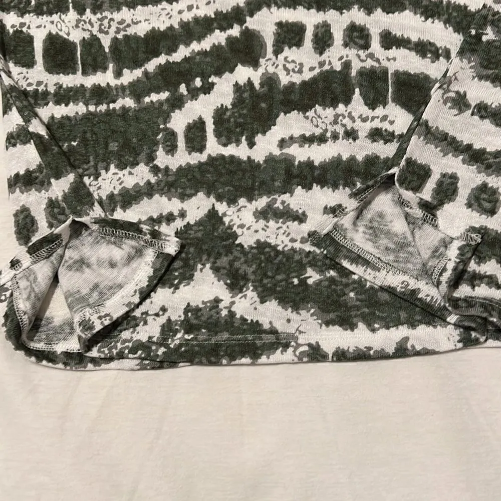 NWOT Belle by Kim Gravel LS V neck super soft lightweight green print T - Image 8