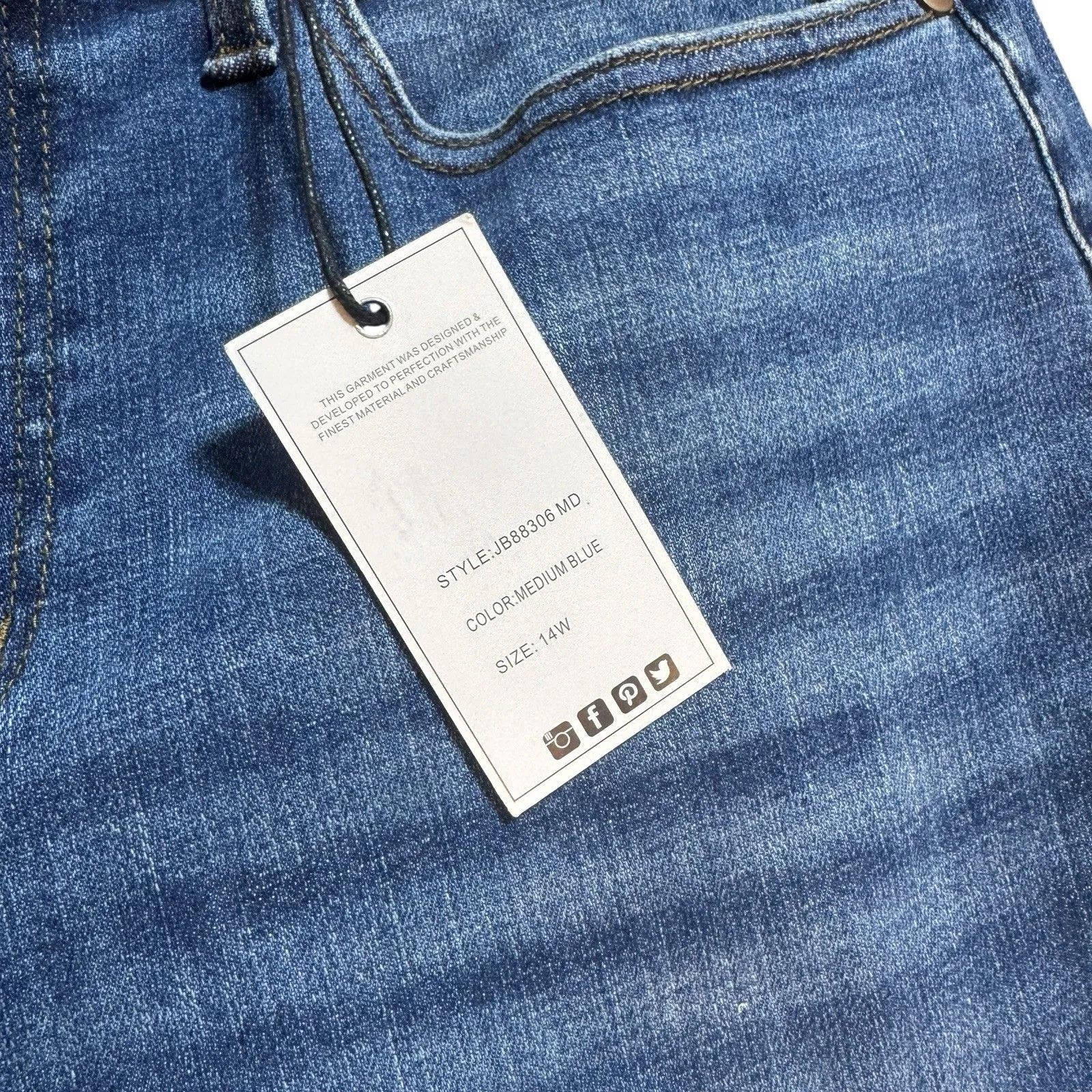 New Judy Blue Mid-Rise Boyfriend Thermal Patch Women’s Distressed Jeans Sz 14w - Image 2