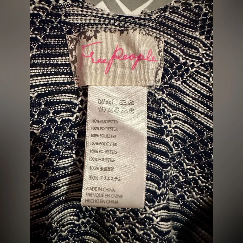 Free People | Vintage Oversized Poncho. One Size - Image 6