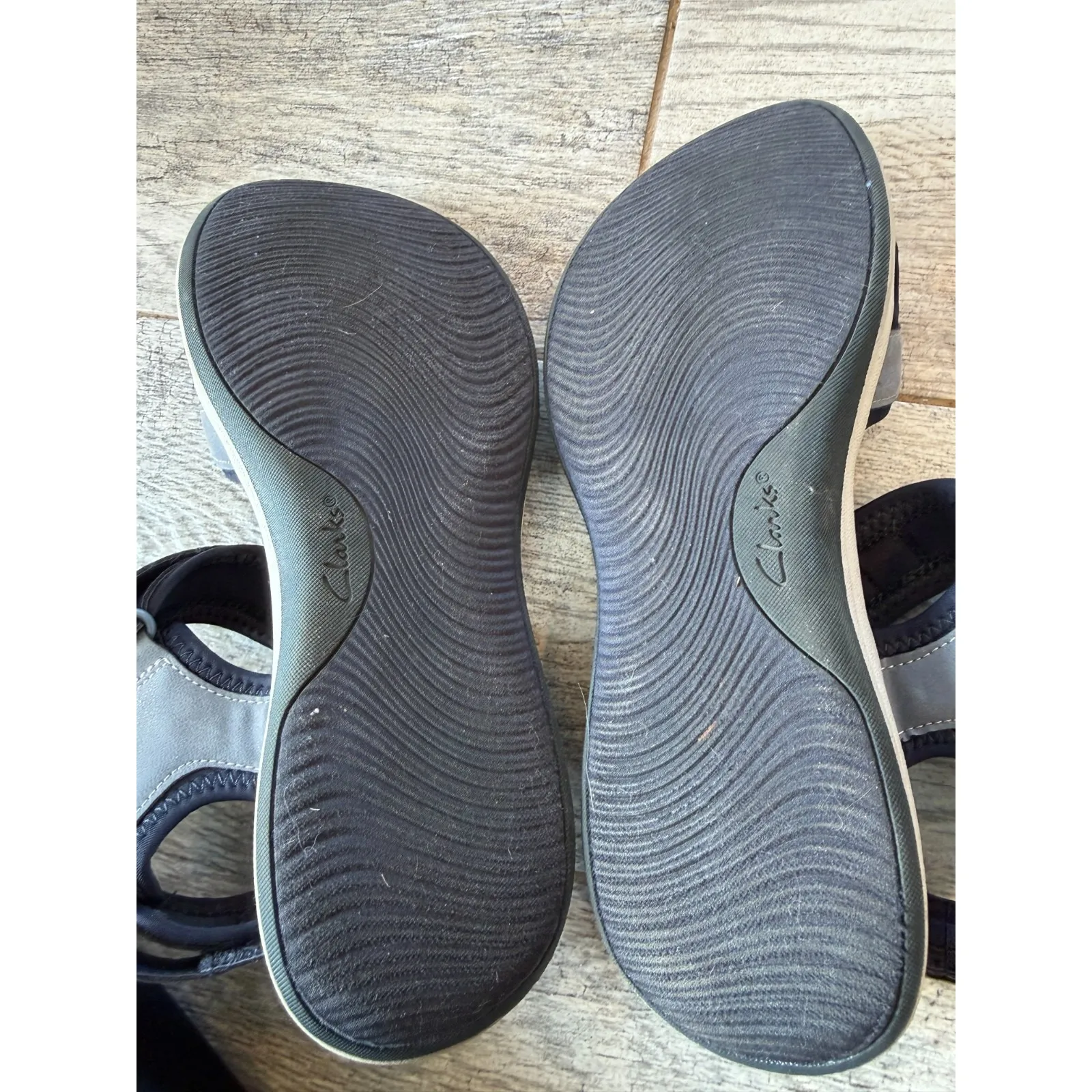 Clarks Cloudsteppers Mira Bay Sport Sandals size 8 Womens River Trail Shoes Gray - Image 4