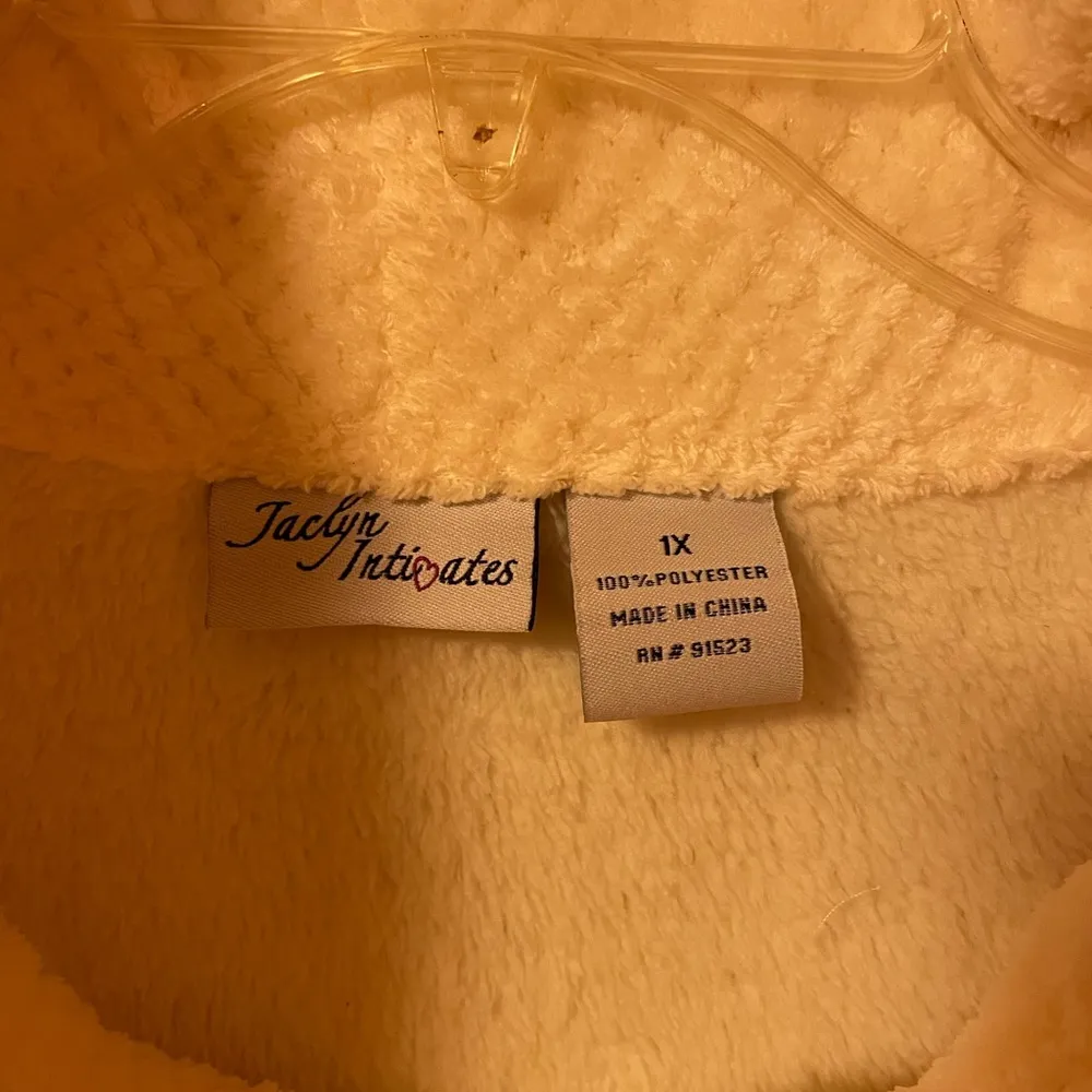 Jaclyn Intimates Creme Plush Vintage Robe Housecoat Zipper NWT 1 X - Image 2