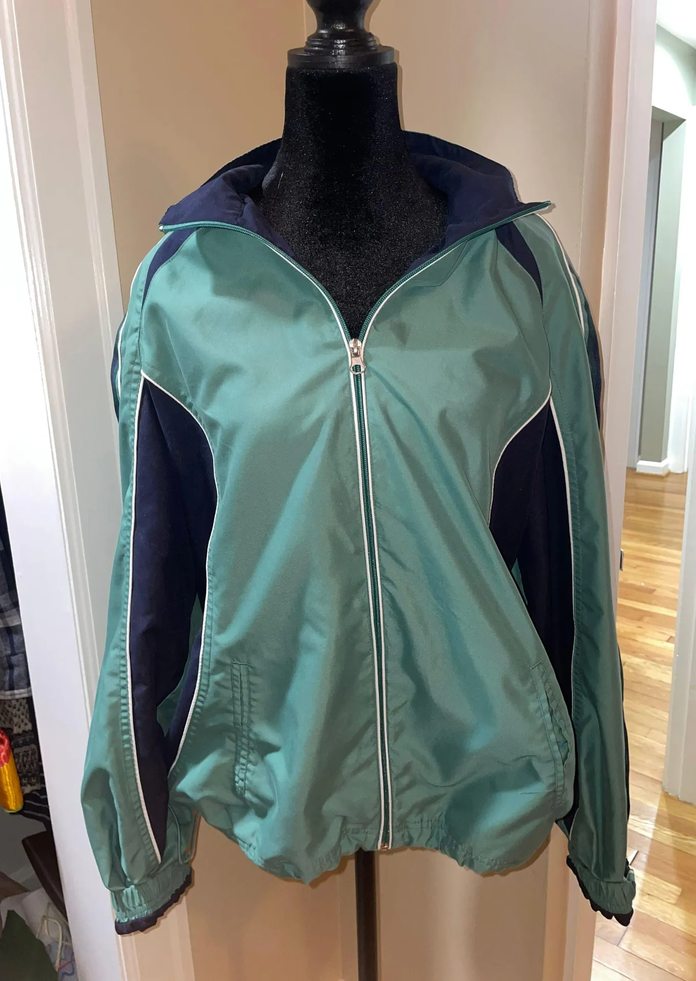 Windbreaker Jacket Green Size XL - Image 2