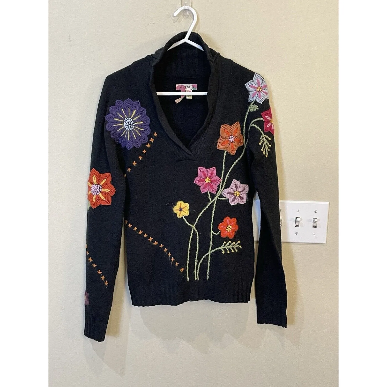 Buffalo By David Button Black Sweater Embroidered Flowers‎ Size Small - Image 7