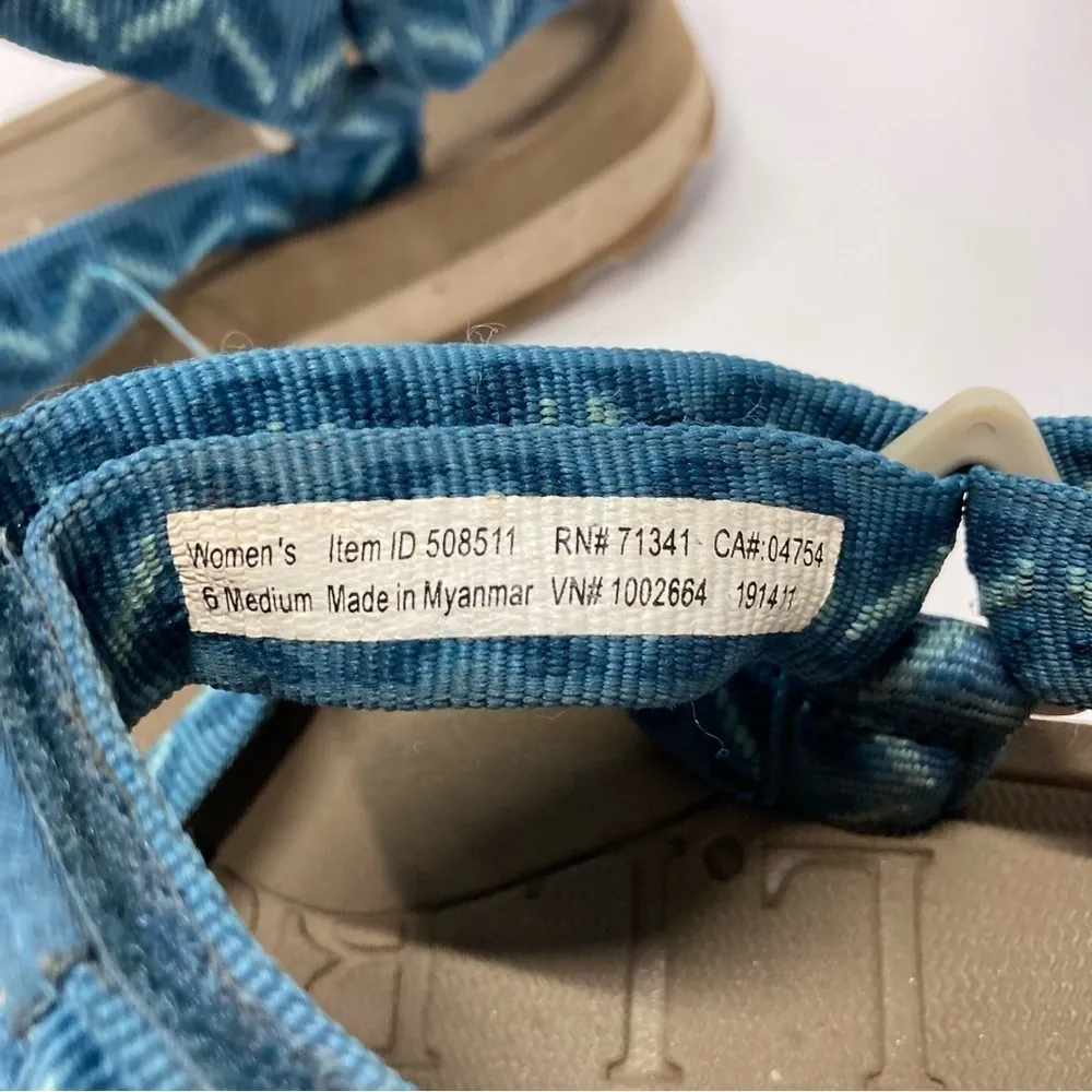 Women’s L.L. Bean‎ Katahdin 4 point sandals blue geo design size 6 - Image 7