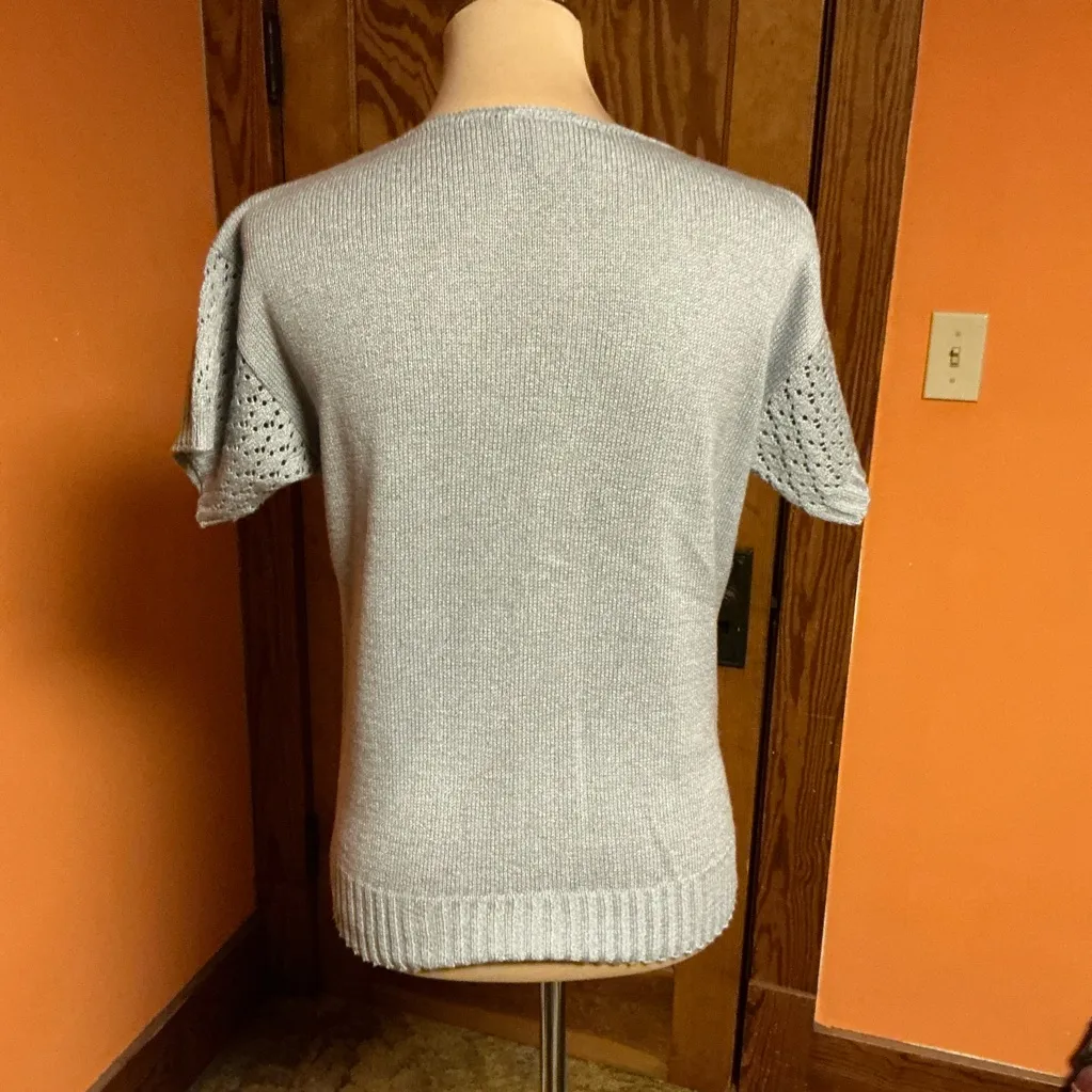 Vintage 1980s Grey Short Sleeve Knit Sweater Classic Soft Neutral Gray Size M - Image 9