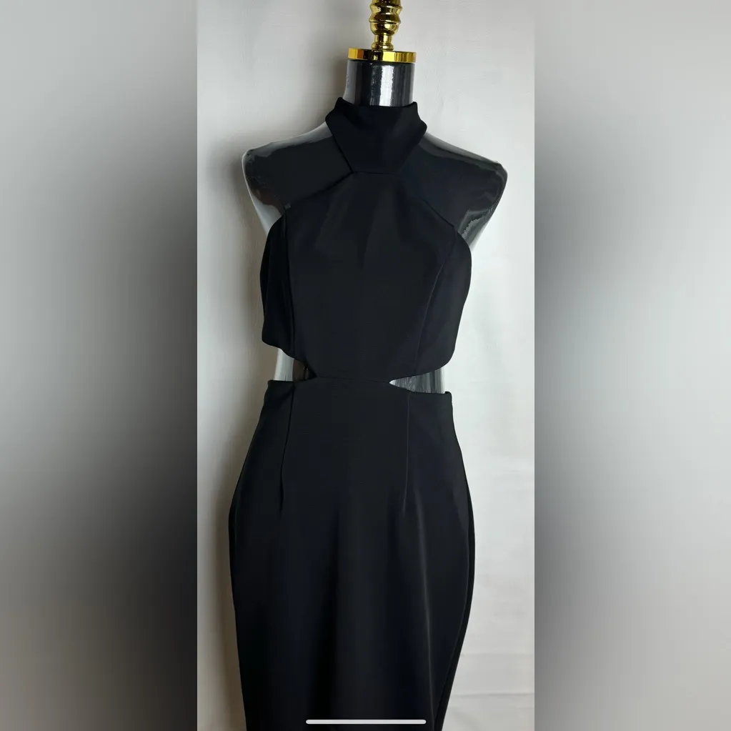 L’atiste  Black elegant Halter Dress gown with slit zipper back 
Open sides L - Image 2