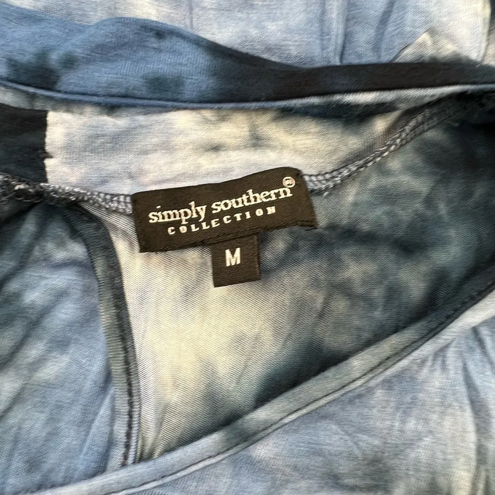 Simply Southern Cold Shoulder Tie Dye Top M - Image 10