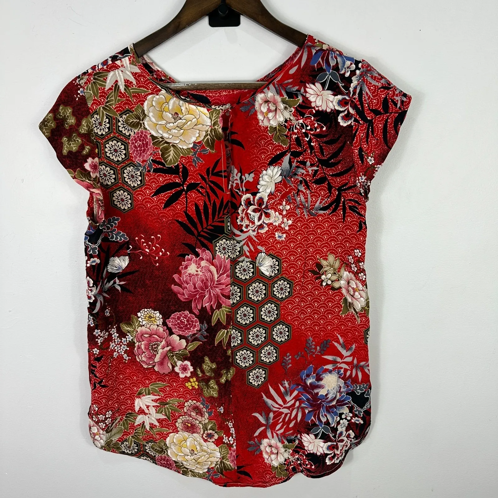 Tianello Silk Blouse M Red Floral Art to Wear Boho Luxe Y2K Artsy Eclectic Indie Size M - Image 6