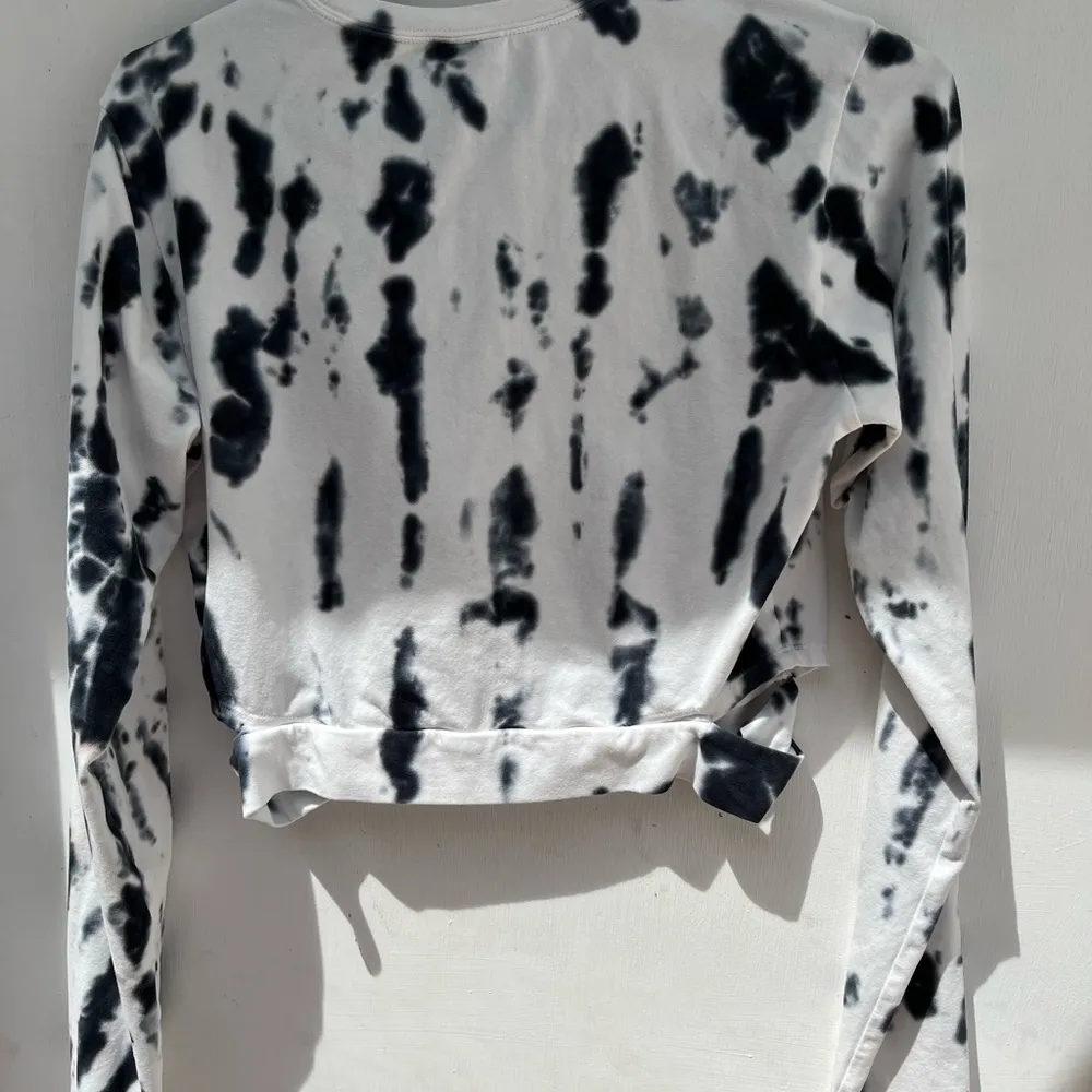 Champion Black and White Crop Tie Front Sweatshirt - Image 2