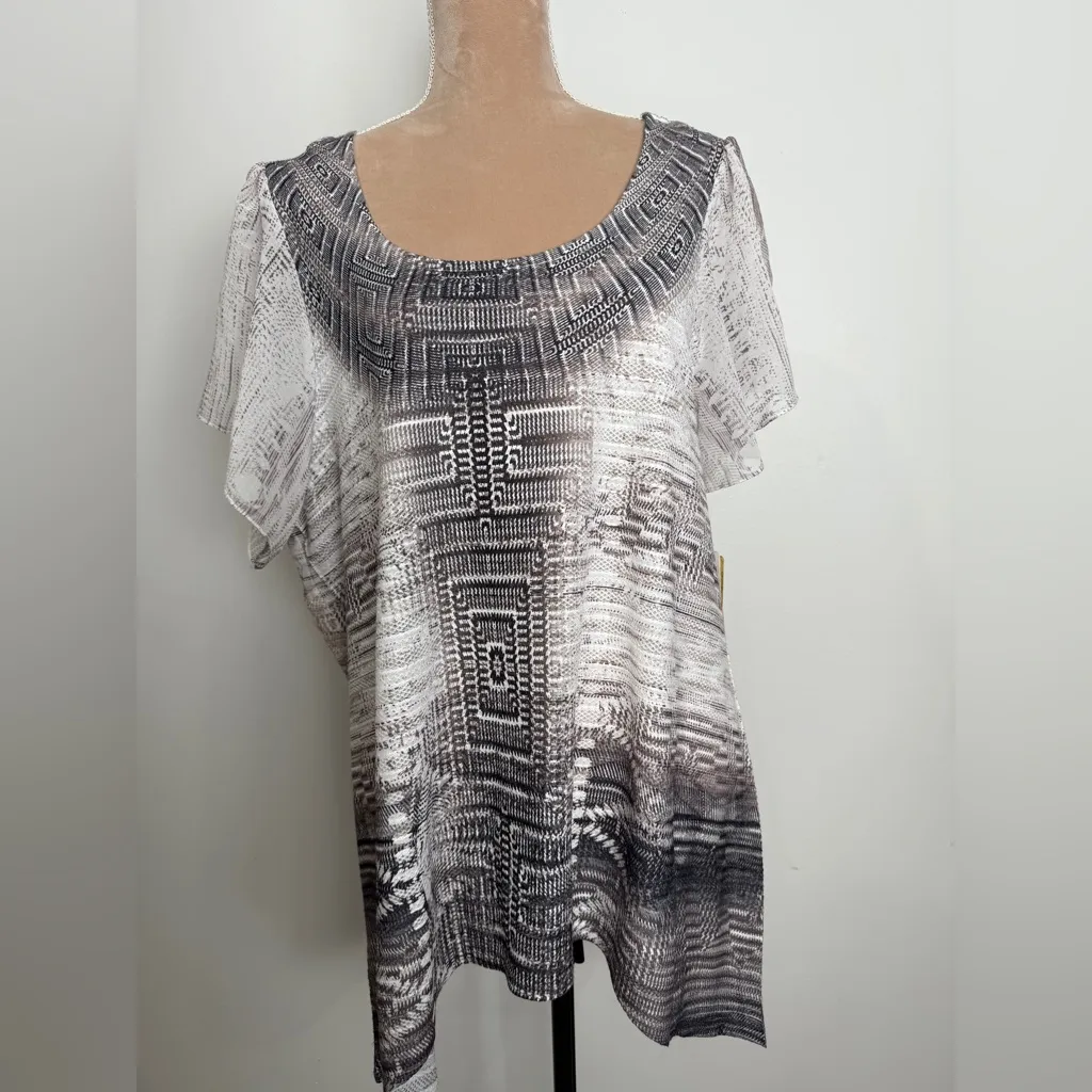 Chic Monochrome Women's Blouse Black Size 1X - Image 7