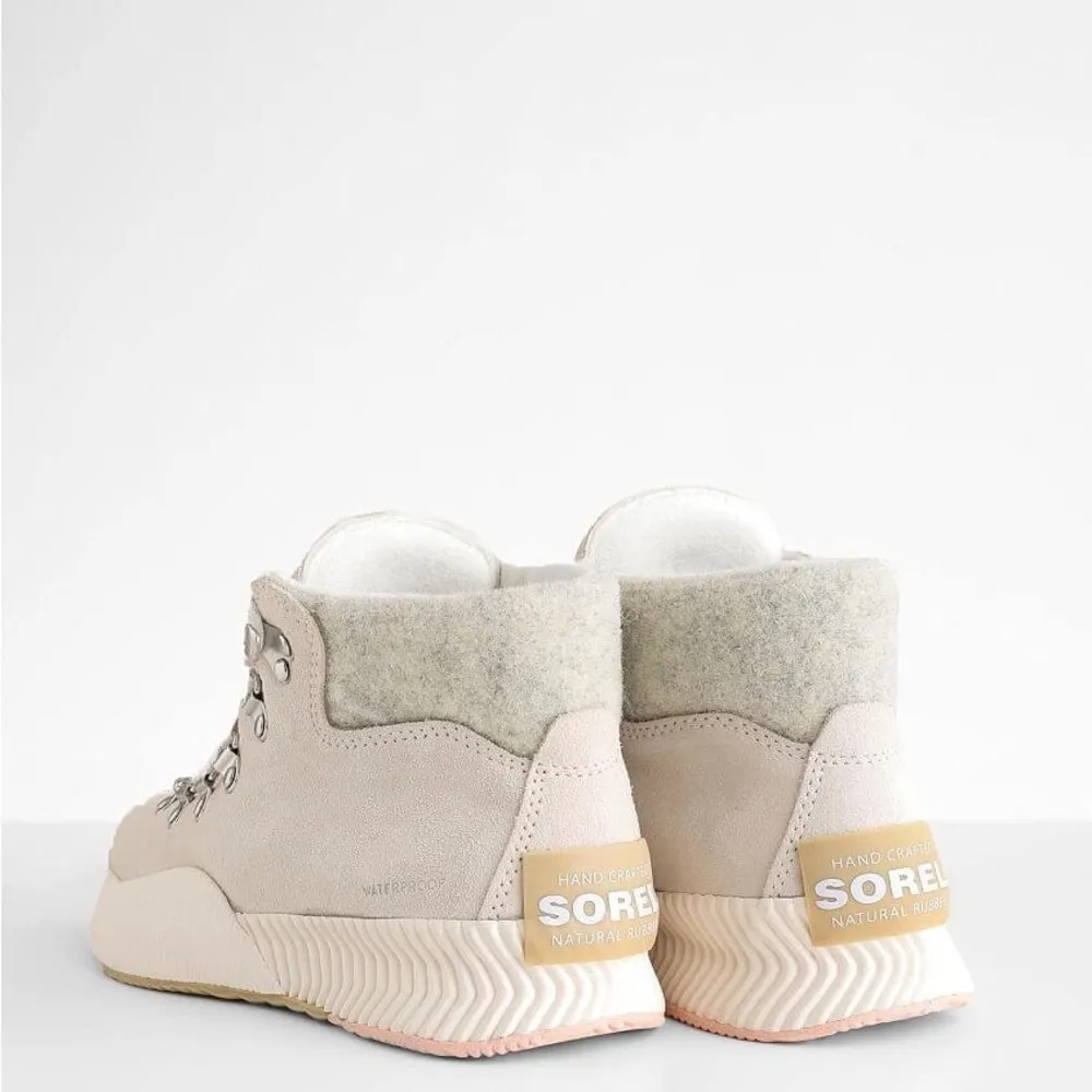 Sorel Out N About™ III Conquest Leather Boot size 9.5 - Image 3