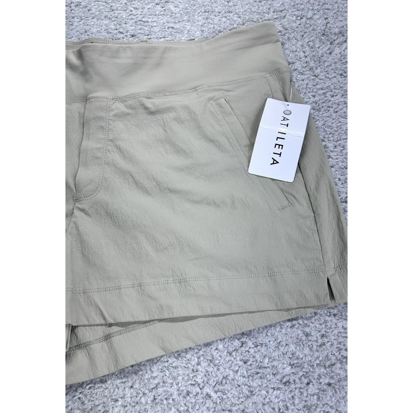 NWT Athleta Trekkie North Short Khaki Tan‎ Plus 18 Pockets Stretch Comfortable - Image 3